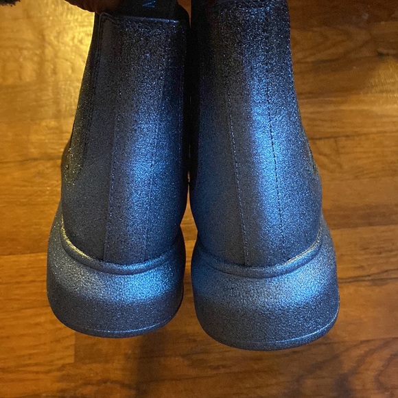 Alexander McQueen's Treadslick Chelsea Black/Pastel Sky Blue - Worn Once - Picture 2 of 16